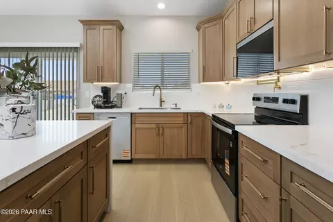 Kitchen - 20599 E Wagon Way, Mayer, AZ 86333 photo 6 of 6