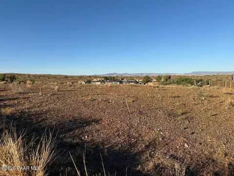 17748 E Bluejay Dr, Mayer, AZ 86333 photo 2