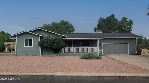 10375 E Oak Creek Valley Dr, Cornville, AZ 86325