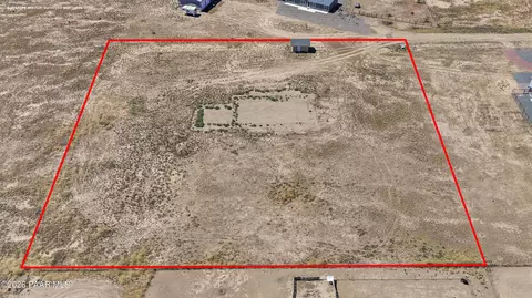2280 W Chardonnay Way, Paulden, AZ 86334