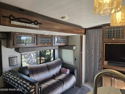 13 W Couchman Trl, Ash Fork, AZ 86320 photo 5