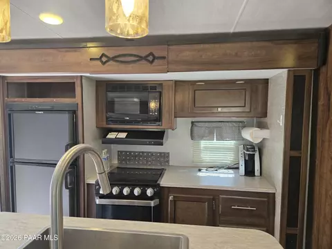 13 W Couchman Trl, Ash Fork, AZ 86320 photo 10