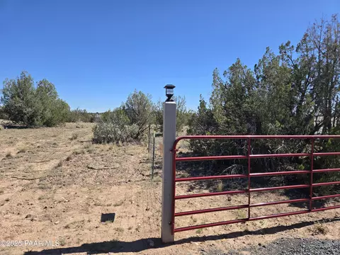 13 W Couchman Trl, Ash Fork, AZ 86320 photo 18