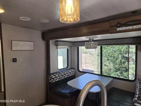 13 W Couchman Trl, Ash Fork, AZ 86320 photo 9