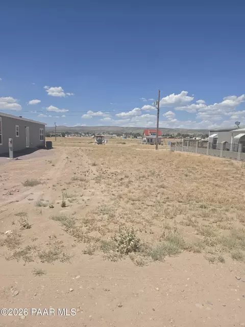 400 W Paris Trl, Paulden, AZ 86334