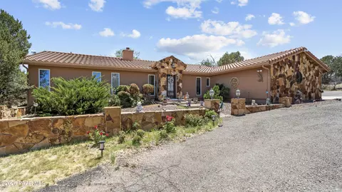 885 W Rolling Hills Rd, Paulden, AZ 86334