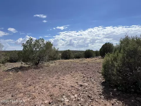 76 N Cattle Dr, Ash Fork, AZ 86320 photo 2