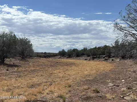 76 N Cattle Dr, Ash Fork, AZ 86320 photo 6