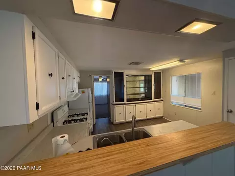 20581 E Prickly Pear Dr, Mayer, AZ 86333 photo 9