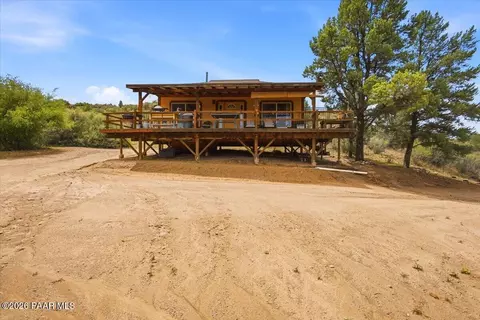 1921 S Peavine Rd, Skull Valley, AZ 86338
