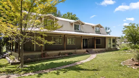 12070 W Kelton Ln, Skull Valley, AZ 86338