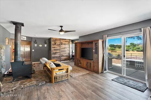 Living - 14020 E Ridge Way, Dewey, AZ 86327 photo 1 of 1