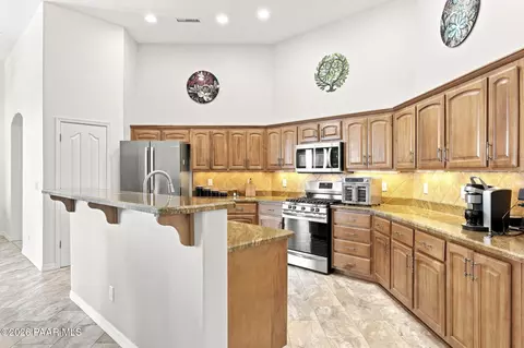 Kitchen - 15565 E Devon Mont Ln, Dewey, AZ 86327 photo 3 of 5