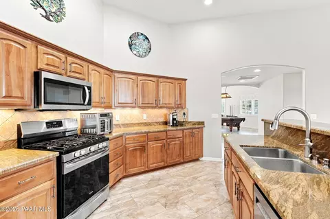 Kitchen - 15565 E Devon Mont Ln, Dewey, AZ 86327 photo 1 of 5