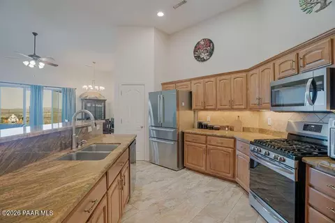 Kitchen - 15565 E Devon Mont Ln, Dewey, AZ 86327 photo 2 of 3