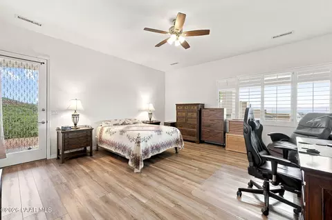 Bedroom - 15565 E Devon Mont Ln, Dewey, AZ 86327 photo 1 of 3