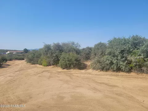 8095 W Barrington Rd, Wilhoit, AZ 86332