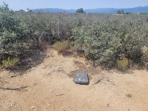 8155 W Barrington Rd, Wilhoit, AZ 86332