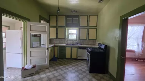 Kitchen - 47138 N Third St, Ash Fork, AZ 86320 photo 1 of 1