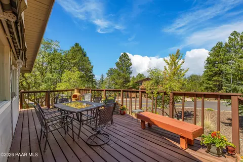 Exterior - 5801 E Ridge Dr, Flagstaff, AZ 86004 photo 5 of 7