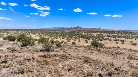 1555 E Great Pl, Paulden, AZ 86334 photo 12