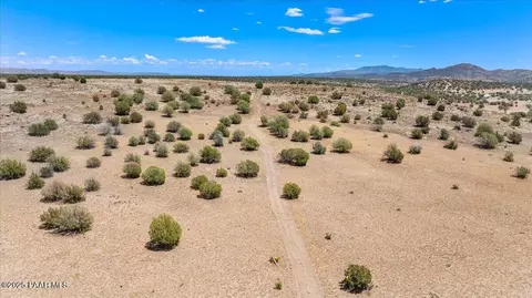1555 E Great Pl, Paulden, AZ 86334 photo 17