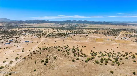 1555 E Great Pl, Paulden, AZ 86334 photo 16