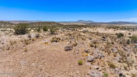 1555 E Great Pl, Paulden, AZ 86334 photo 13