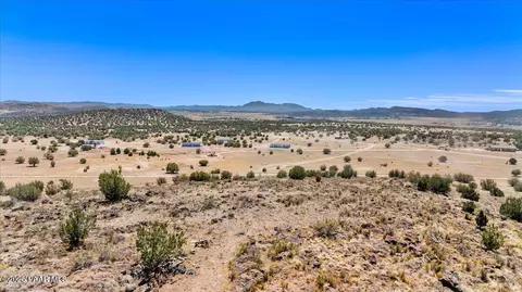 1555 E Great Pl, Paulden, AZ 86334 photo 9