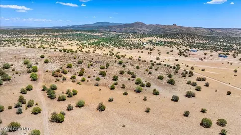 1555 E Great Pl, Paulden, AZ 86334 photo 14
