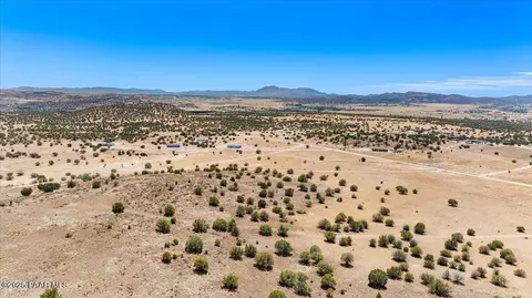 1555 E Great Pl, Paulden, AZ 86334 photo 15