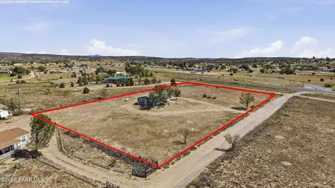 320 E Verde Ranch Rd, Paulden, AZ 86334 photo 2