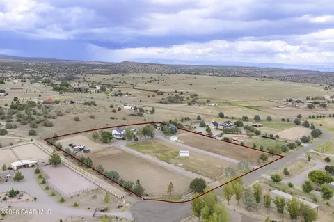 View/Area - 890 E Latigo Ct, Paulden, AZ 86334 photo 2 of 7