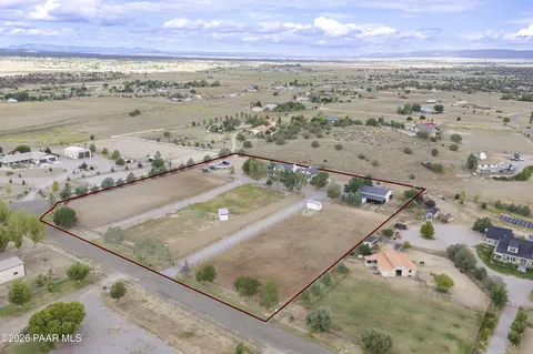 View/Area - 890 E Latigo Ct, Paulden, AZ 86334 photo 1 of 7
