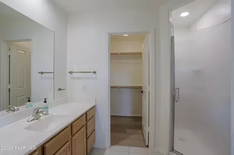 Bath - 890 E Latigo Ct, Paulden, AZ 86334 photo 4 of 6