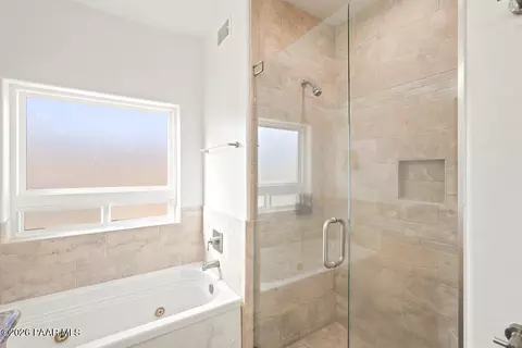 Bath - 890 E Latigo Ct, Paulden, AZ 86334 photo 2 of 6