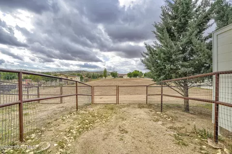 Exterior - 890 E Latigo Ct, Paulden, AZ 86334 photo 9 of 11