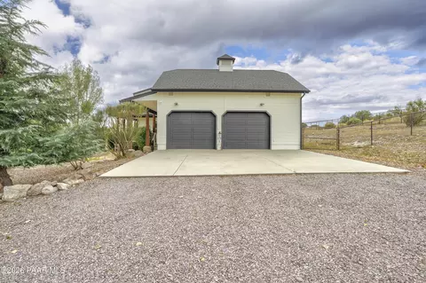 Exterior - 890 E Latigo Ct, Paulden, AZ 86334 photo 8 of 11