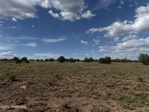 59 NE Rocky Rabbit Rd, Ash Fork, AZ 86320 photo 3