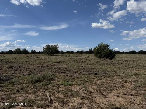 59 SE Rocky Rabbit Rd, Ash Fork, AZ 86320 photo 5