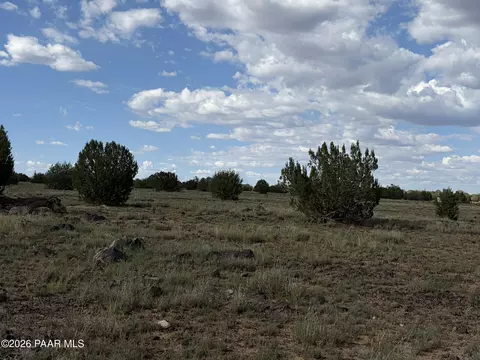 59 SE Rocky Rabbit Rd, Ash Fork, AZ 86320 photo 2