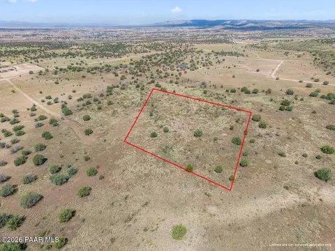 098 E Great Pl # R, Paulden, AZ 86334 photo 6