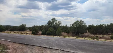 2544 N Double A Rnch Rd, Ash Fork, AZ 86320 photo 2