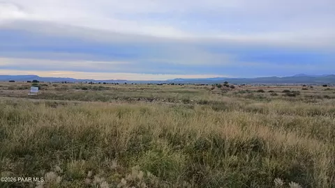 3462 W Limestone Dr, Paulden, AZ 86334