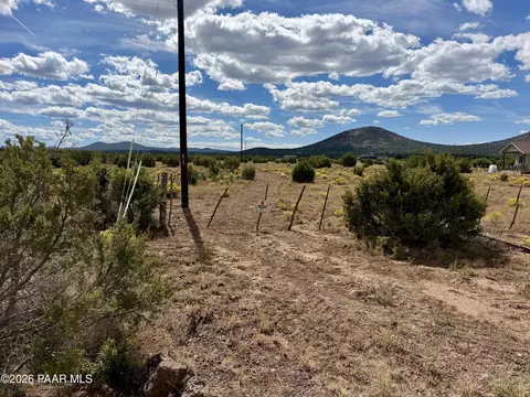 2500 E Hoctor Rd, Williams, AZ 86046 photo 2