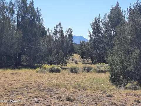 34445 W Presidio Ln, Seligman, AZ 86337