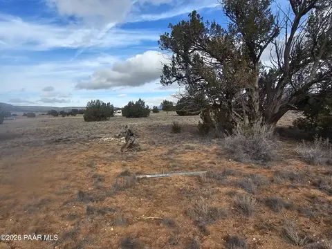 27555 W Fort Rock Rd, Seligman, AZ 86337