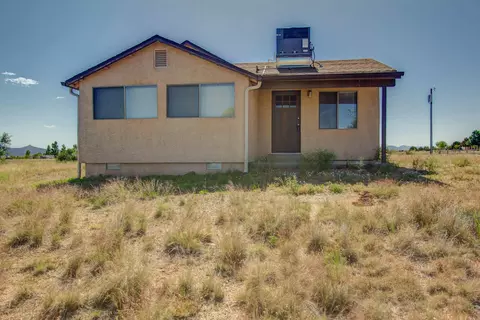 575 W Iris Rd, Paulden, AZ 86334 photo 1