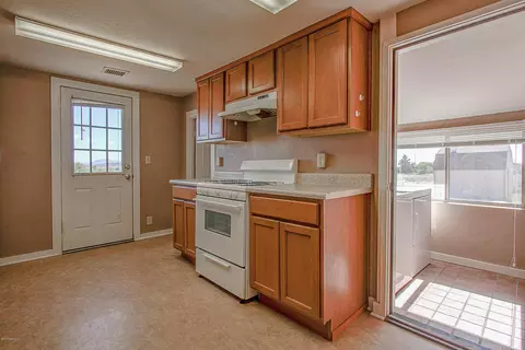 575 W Iris Rd, Paulden, AZ 86334 photo 11