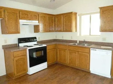 660 E George St, Somerton, AZ 85350 photo 2